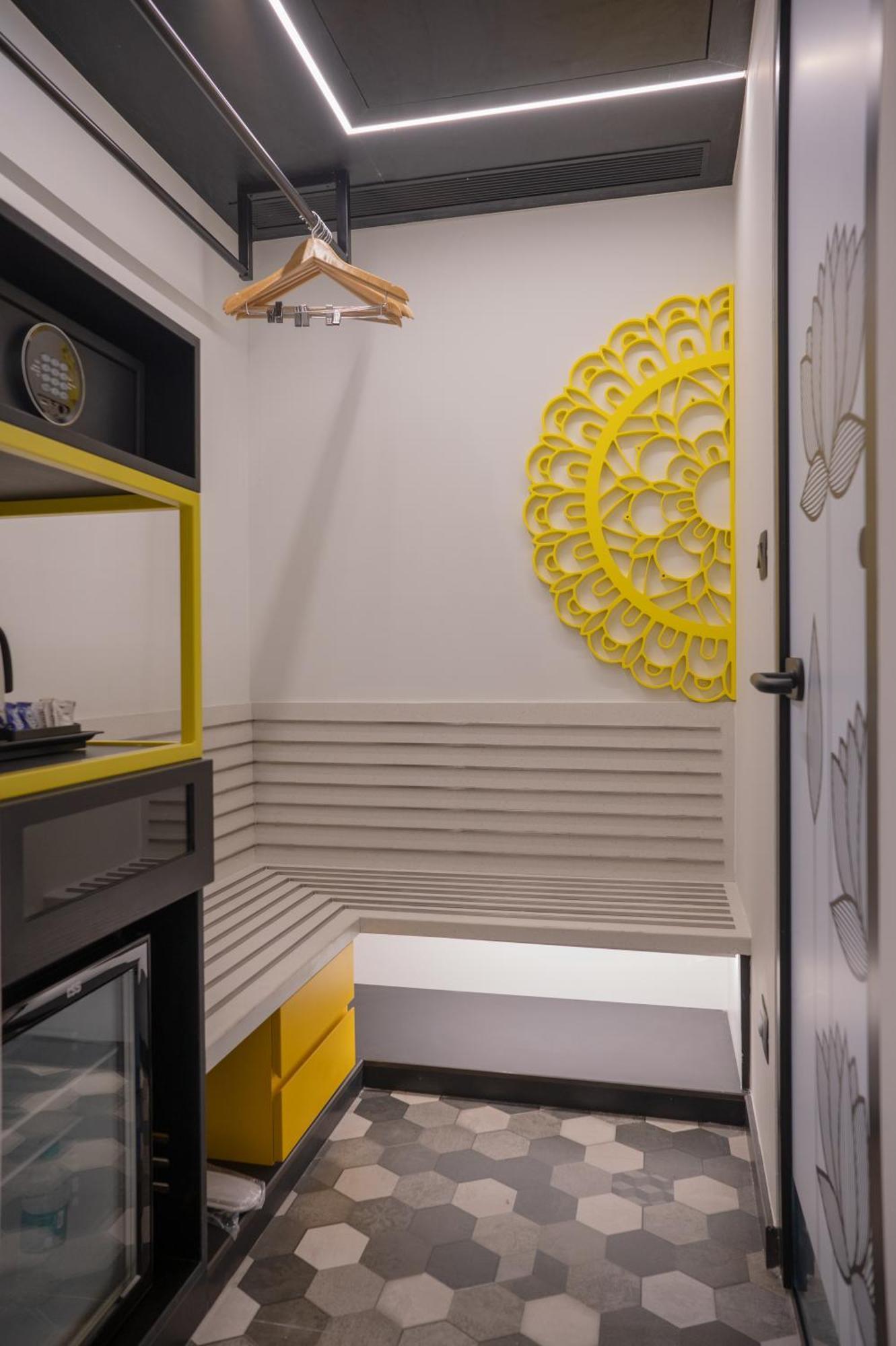 Zibe Luxe Kakinada By Grt Hotels Екстер'єр фото